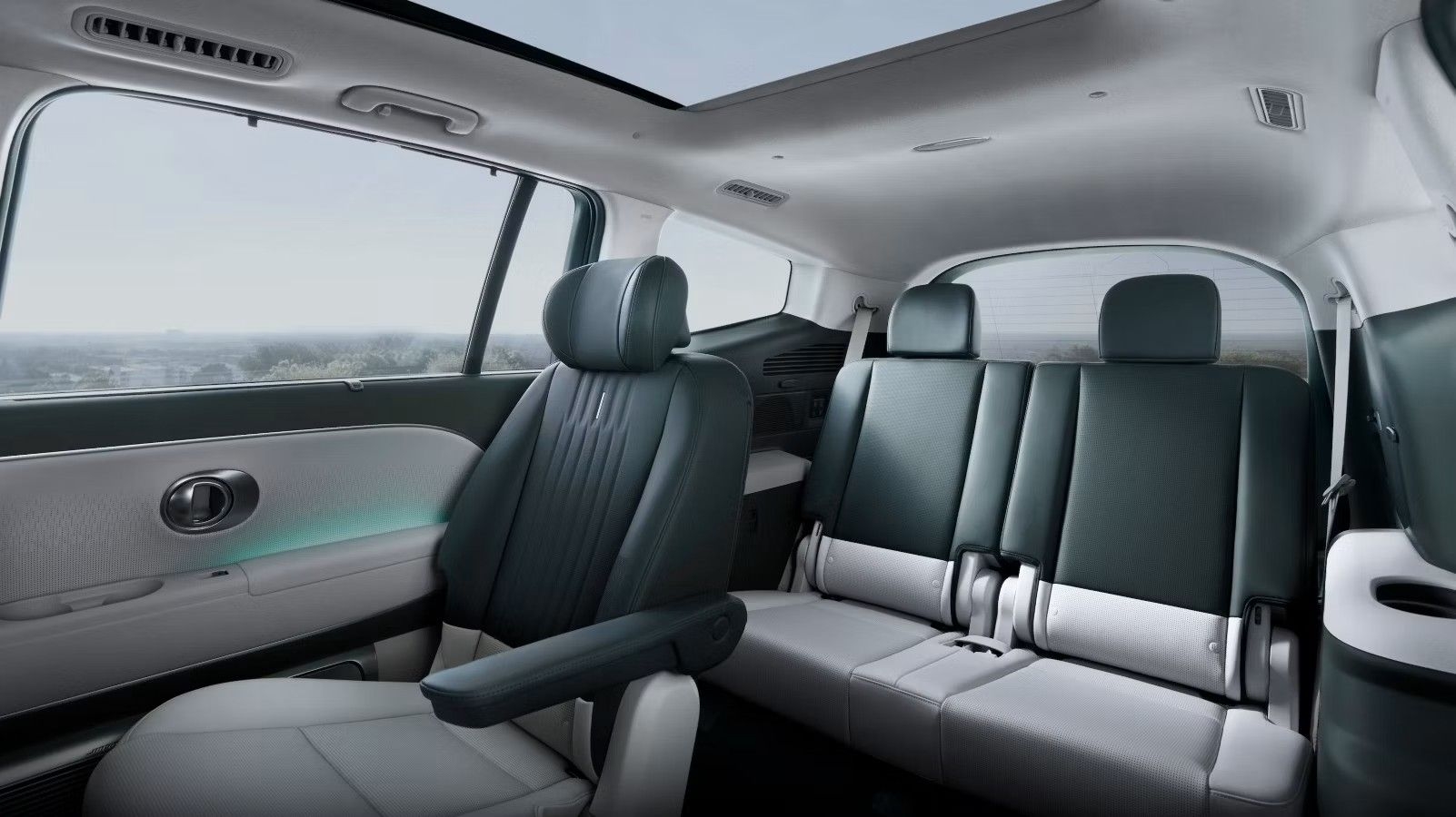 Prostrano i udobno u sva tri reda